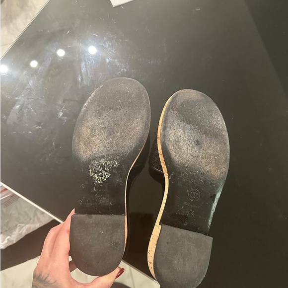 Authentic Chanel women sandals in  good condition - Picture 4 of 4